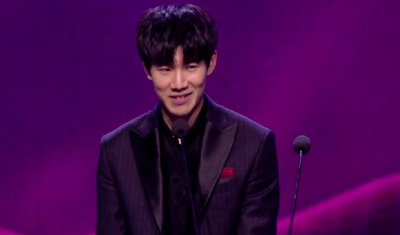 Kakao Viego 完全击败 Leyan ，Qianjue Xiaocaobao 变成了血泵， Puff 战队首先拿到了赛点