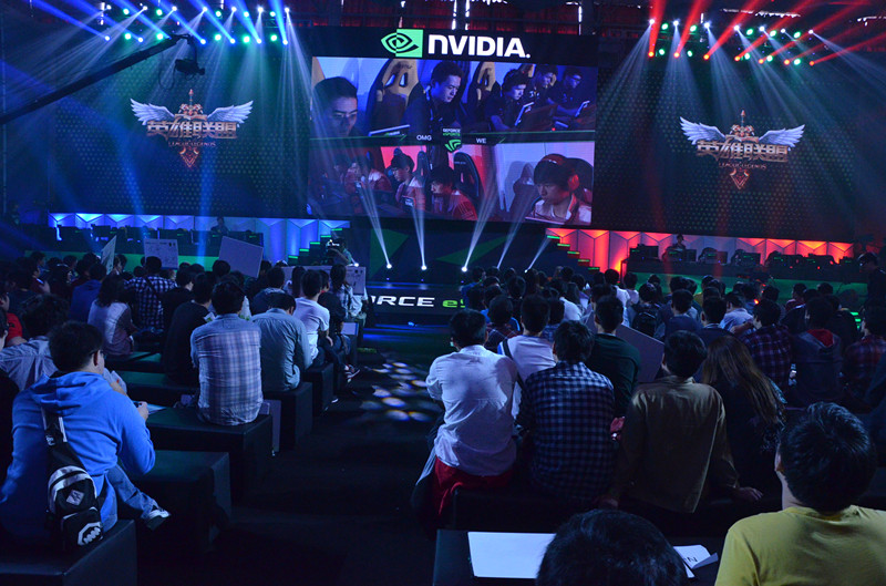 CSGO快讯：来自乌克兰的CSGO第一人S1mple表示：他的老家正在遭受炮击！